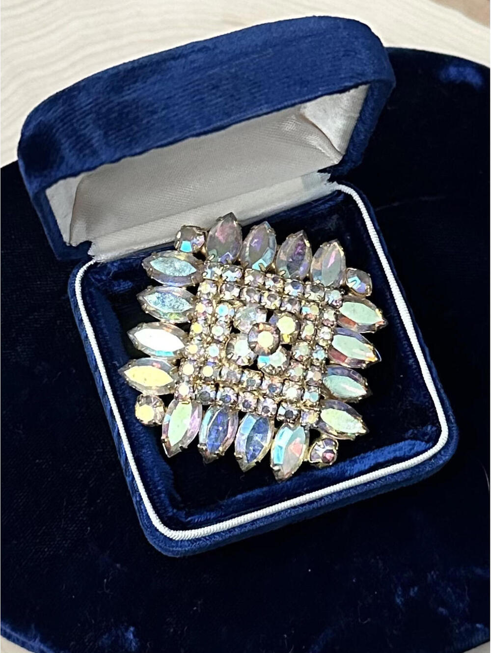 Vintage Midcentury Radiant Aurora Borealis AB Rhinestone Layered Marquise Brooch